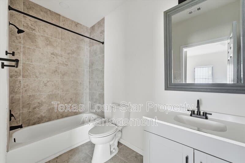 Houston Condo: 319 N Carolina St