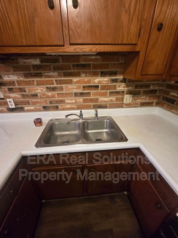 Columbus Condo: 1184 Woodbrook Ln