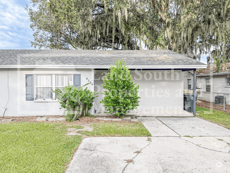 Lakeland House: 4139 Old Highway 37