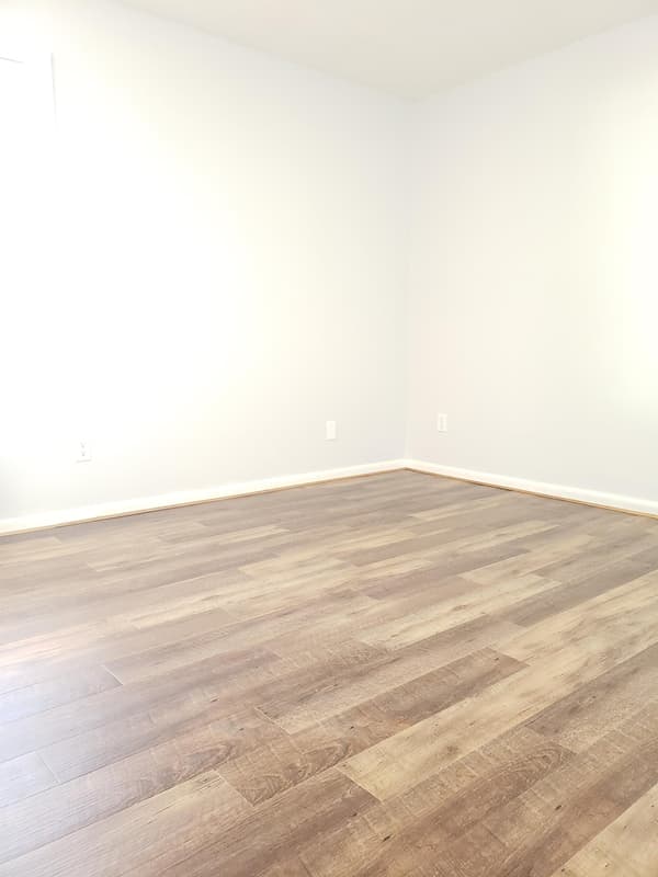 Pella Condo: 1010 Washington Street - 205