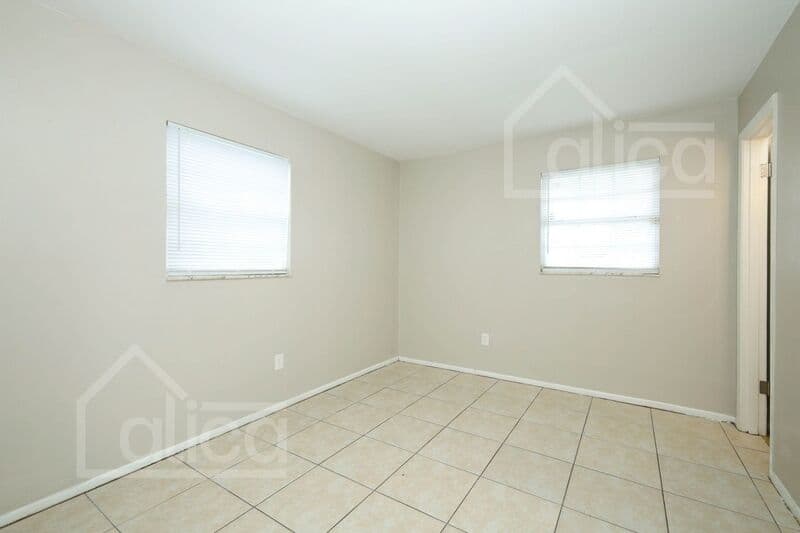 Orlando House: 1700 Ravenall Ave