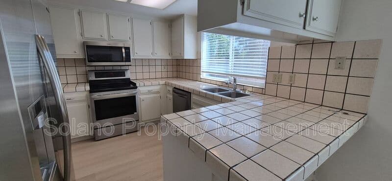Fairfield House: 5023 Oakbrook Cir