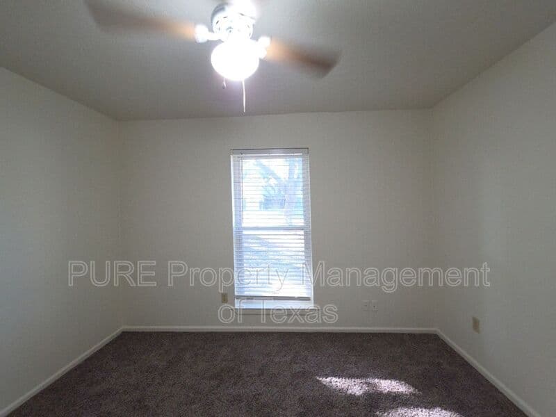 Elgin House: 304 McClendon Dr