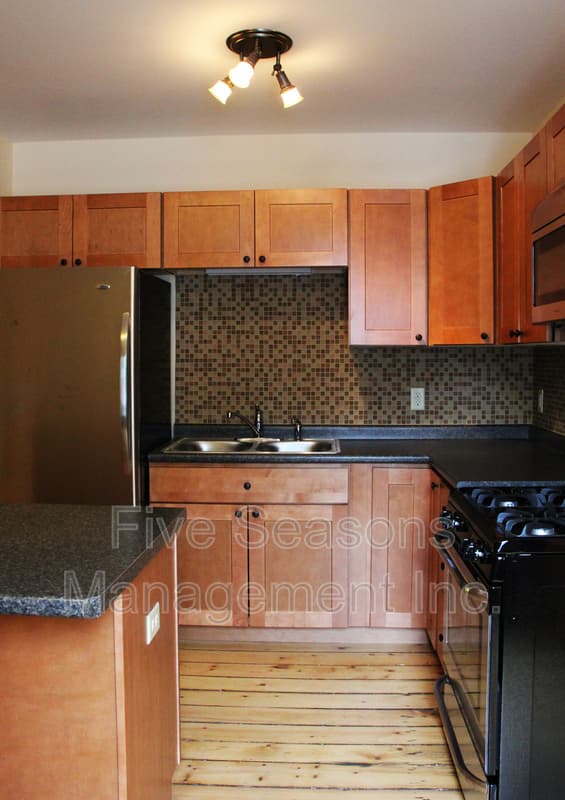 Burlington Condo: 40 Intervale Avenue - 3