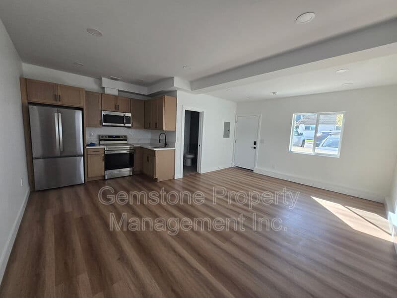San Diego House: 5387 Brockbank Pl