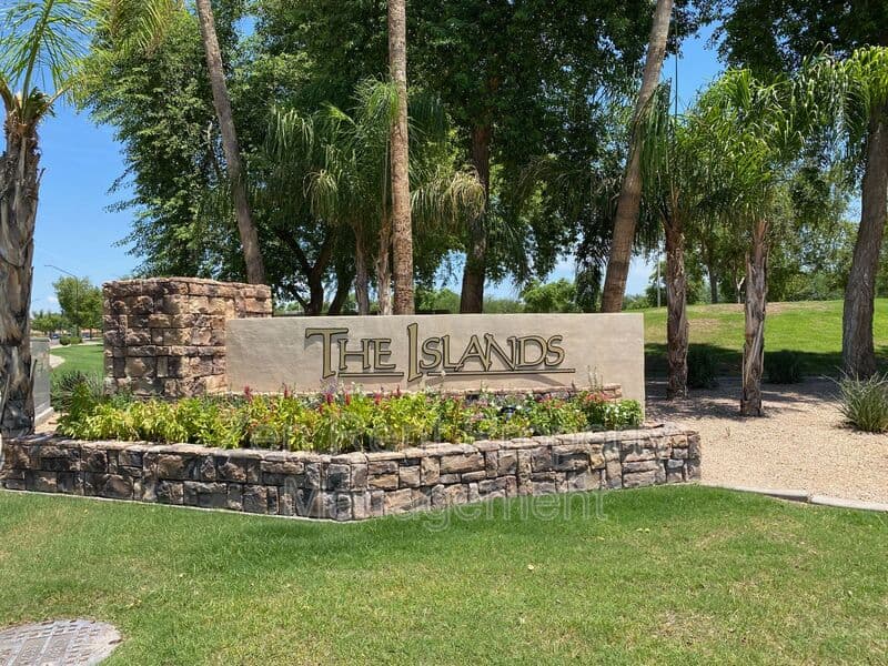 Gilbert House: 788 S Martinique Drive