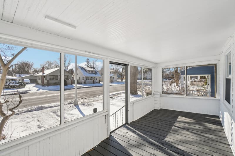 Royal Oak House: 214 West Twelve Mile Road