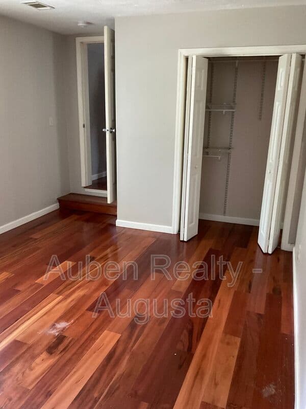 Aiken House: 225 Hudson Road