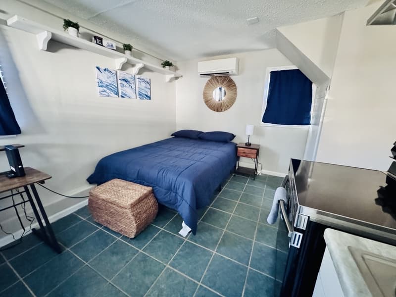 Greenville House: 1105 West Rock Spring Road - B-APT