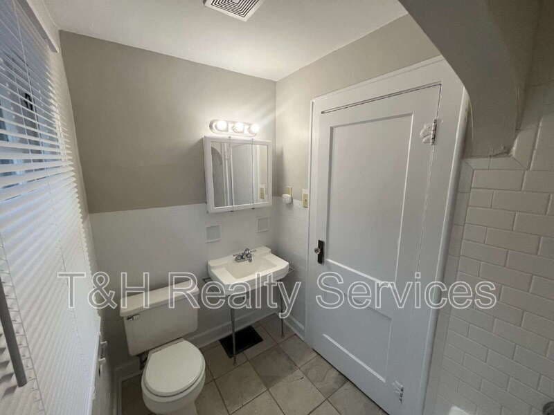 Indianapolis Condo: 5542 North College Avenue