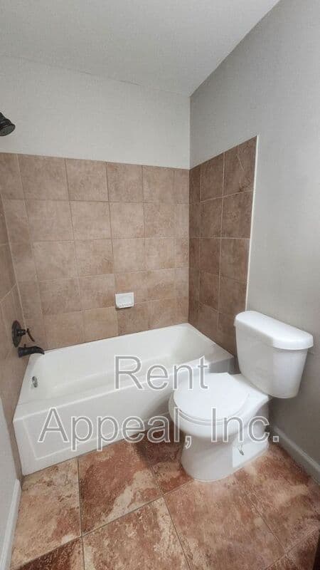 South Fulton House: 505 San Remo Ct