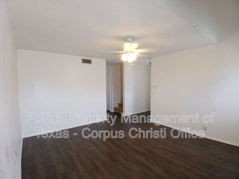 Corpus Christi Condo: 5001 Middlecoff Rd