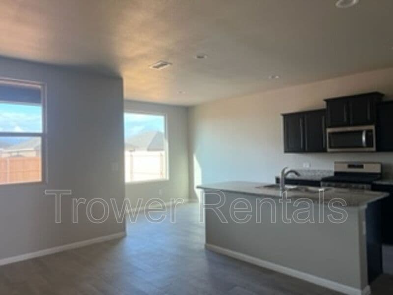 Odessa House: 1902 Twin Falls Dr