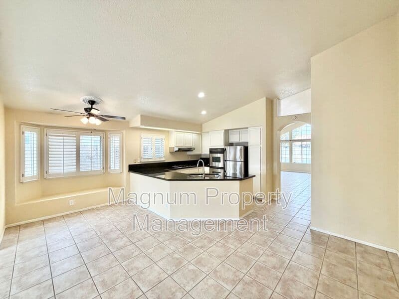 Murrieta House: 25167 Parkcrest Dr