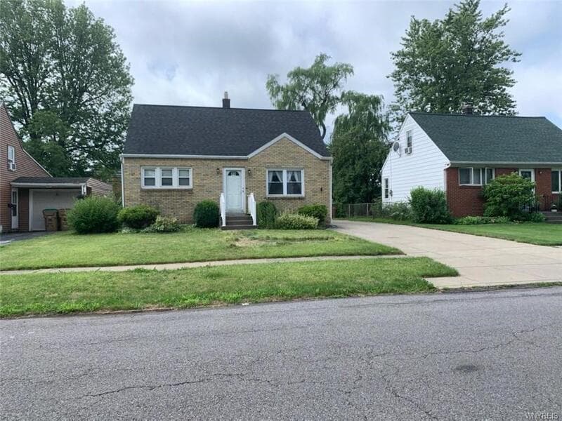 Cheektowaga House: 95 Southgate Rd.