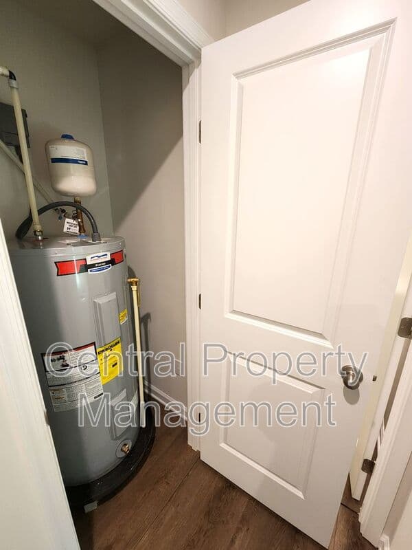 Greenville House: 165 Sarnesfield Way