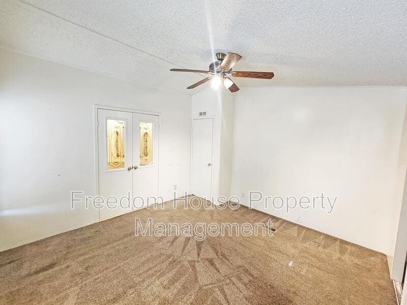 Pahrump House: 1441 West Betty Avenue
