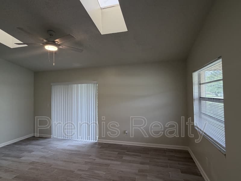 Clearwater House: 1760 Evans Drive