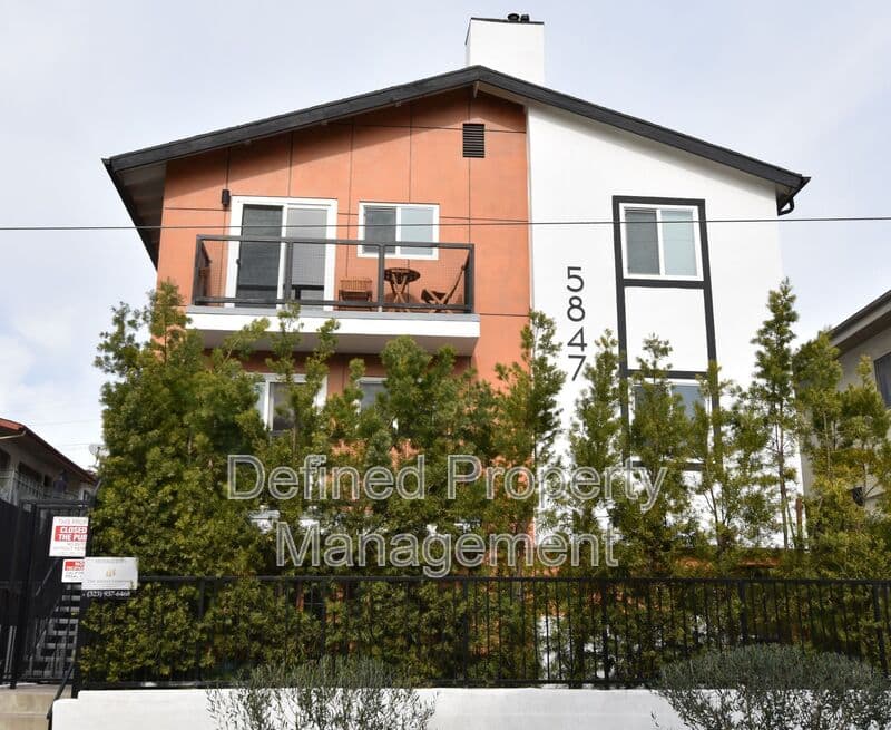 Los Angeles Condo: 5847 Willoughby Avenue