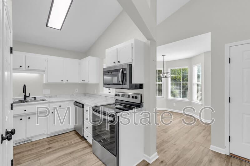 Simpsonville House: 244 Oak Valley Drive