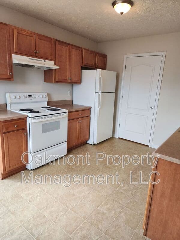 Fayetteville House: 1085-1 Rulnick Street