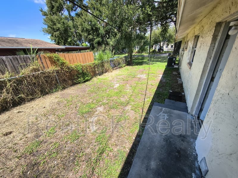 Dunedin Condo: 561 Laura Lane