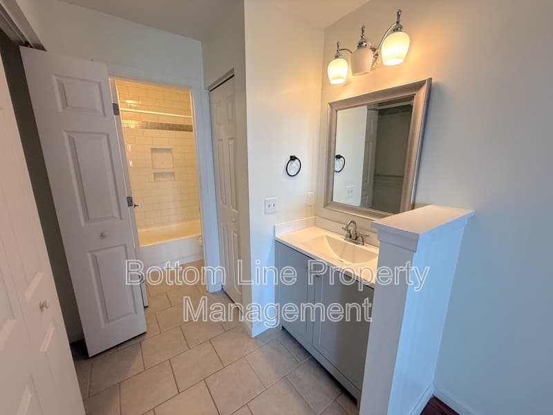 Charlotte Condo: 2508 Cranbrook Lane