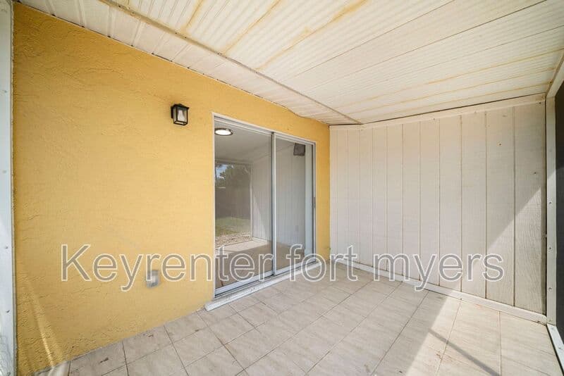 Fort Myers House: 13403 Pine Needle Ln