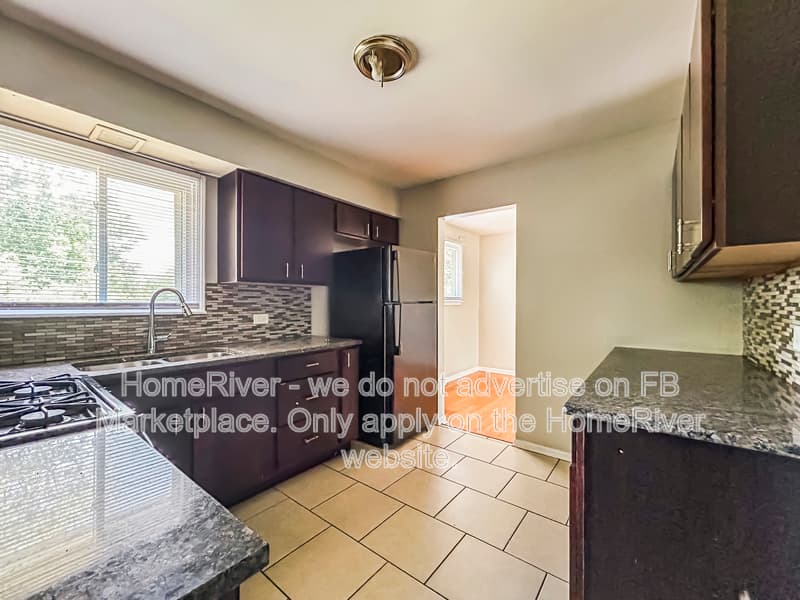 Country Club Hills House: 17849 John Ave