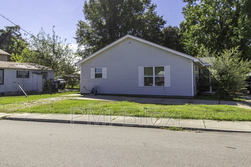 Biloxi House: 198 Keller Avenue