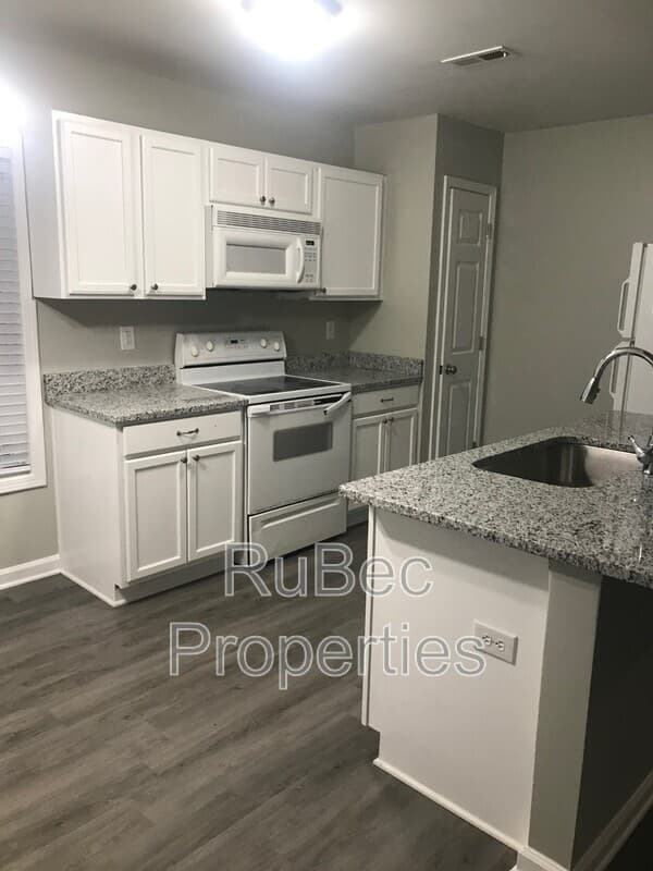 Charlotte Townhome: 5427 Eneida Sue Dr