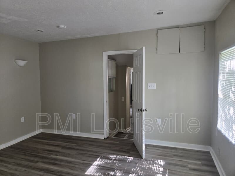 Louisville House: 451 N 25th St MK