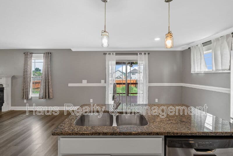 Clarksville House: 191 Sambar Drive