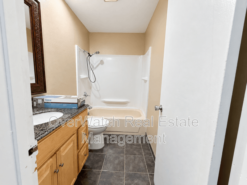 Anhcorage House: 10031 Nantucket Cir