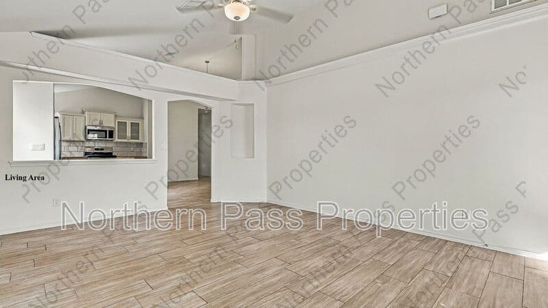 El Paso House: 15153 Composition