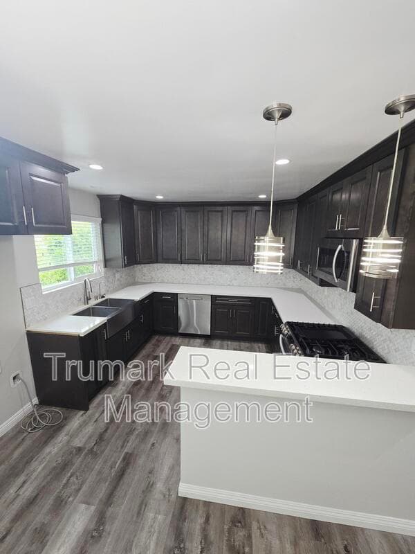 Glendale Condo: 1303 N Brand Blvd
