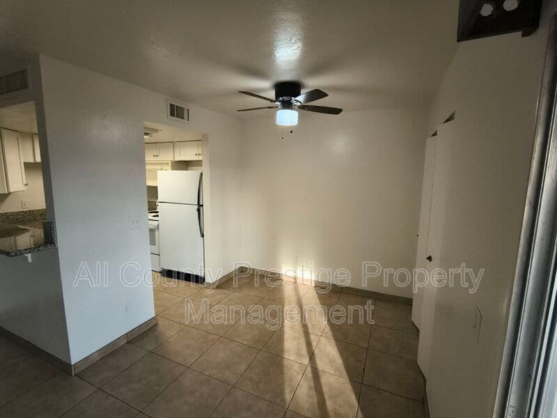 Glendale Townhome: 7524 N 47th Dr.