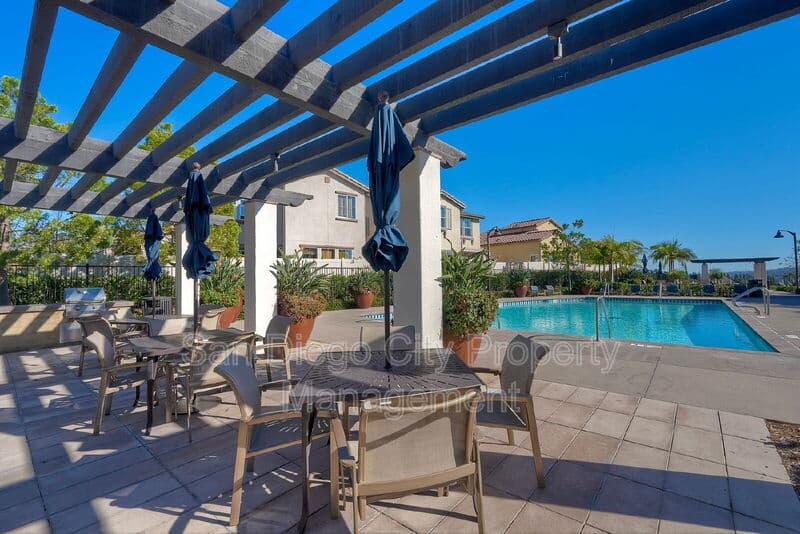Carlsbad House: 1817 Artemisia Ct
