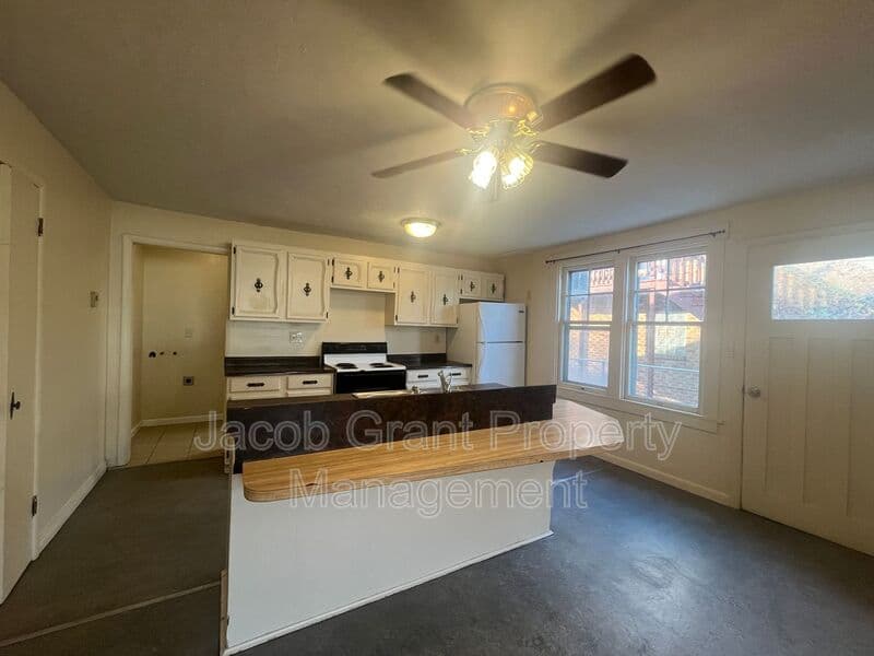 Idaho Falls House: 1298 Idaho Ave
