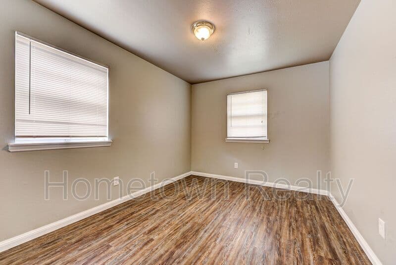 Midwest City House: 1308 McDonald Drive