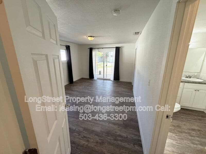 Salem House: 758 Browning Ave S