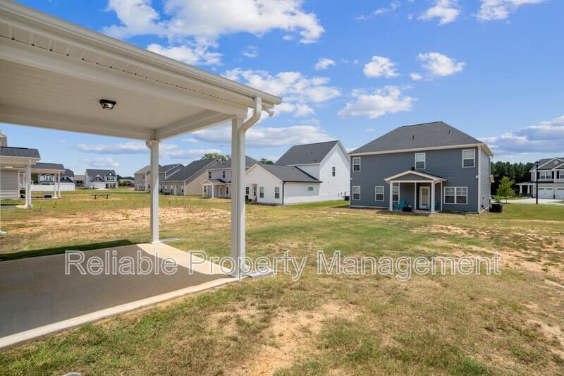 Clayton House: 102 Wicklow Ct