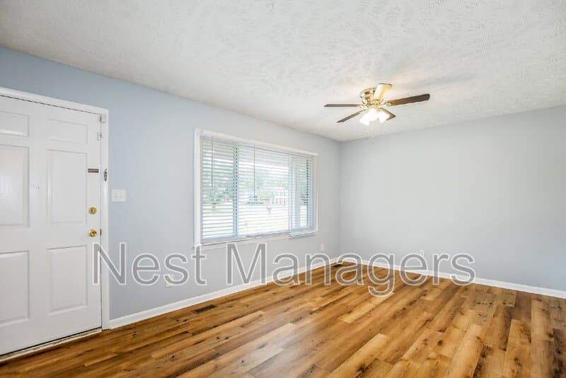 Fayetteville House: 124 Golf Drive