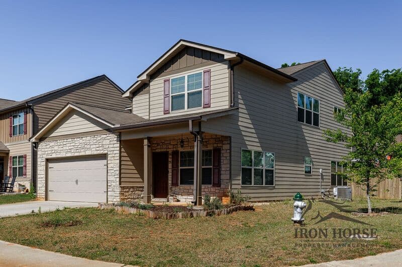 Athens House: 484 Park West Blvd