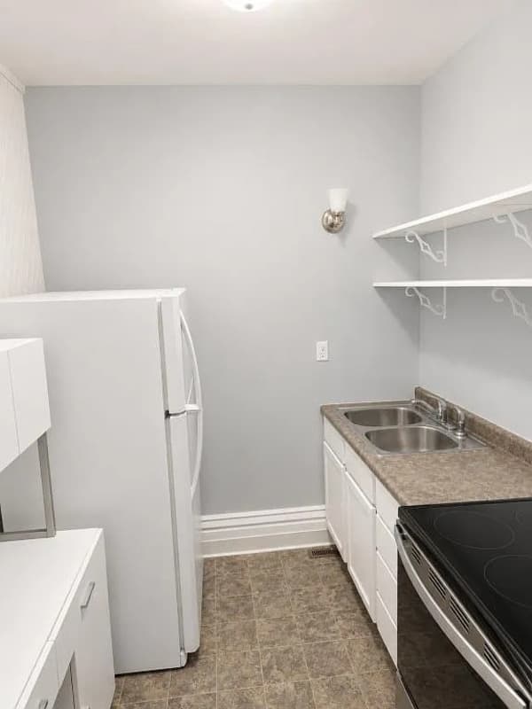 Manitowoc Condo: 812-814 Washington Street - 814A - 1