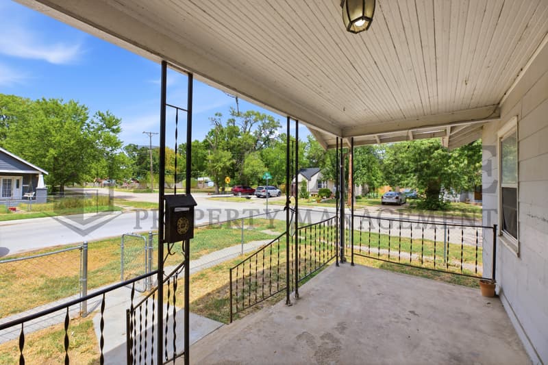 Wichita House: 2301 West 3rd Street North