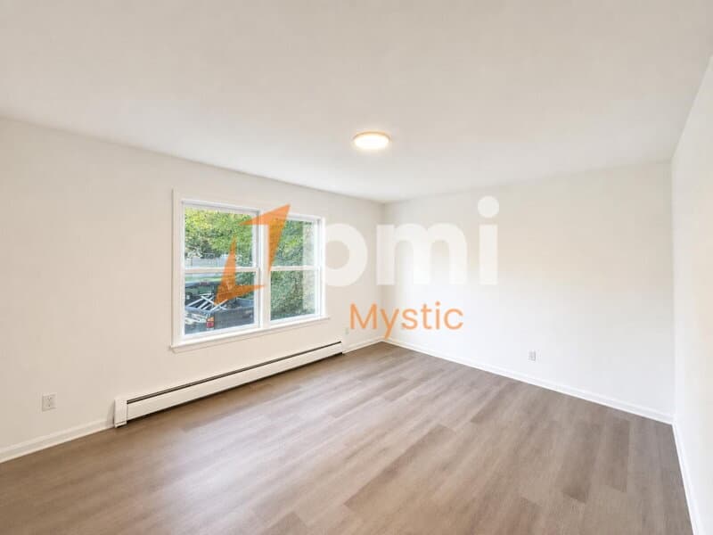 Mystic House: 106 Deerfield Ridge Dr