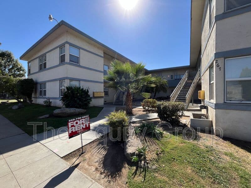 Porterville Condo: 267 W Belleview Ave