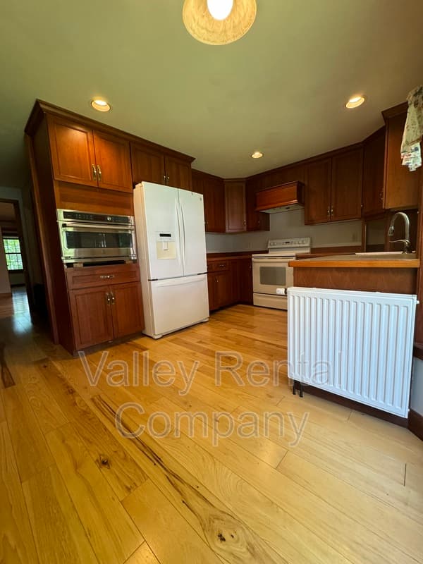 Hadley Condo: 4 Lawrence Plain Road - 1