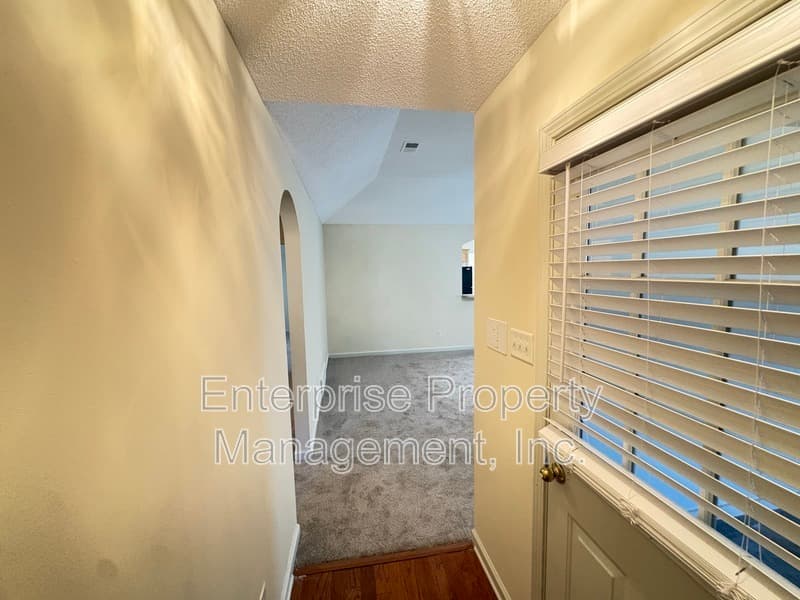 Cordova House: 10127 Cross Valley Drive